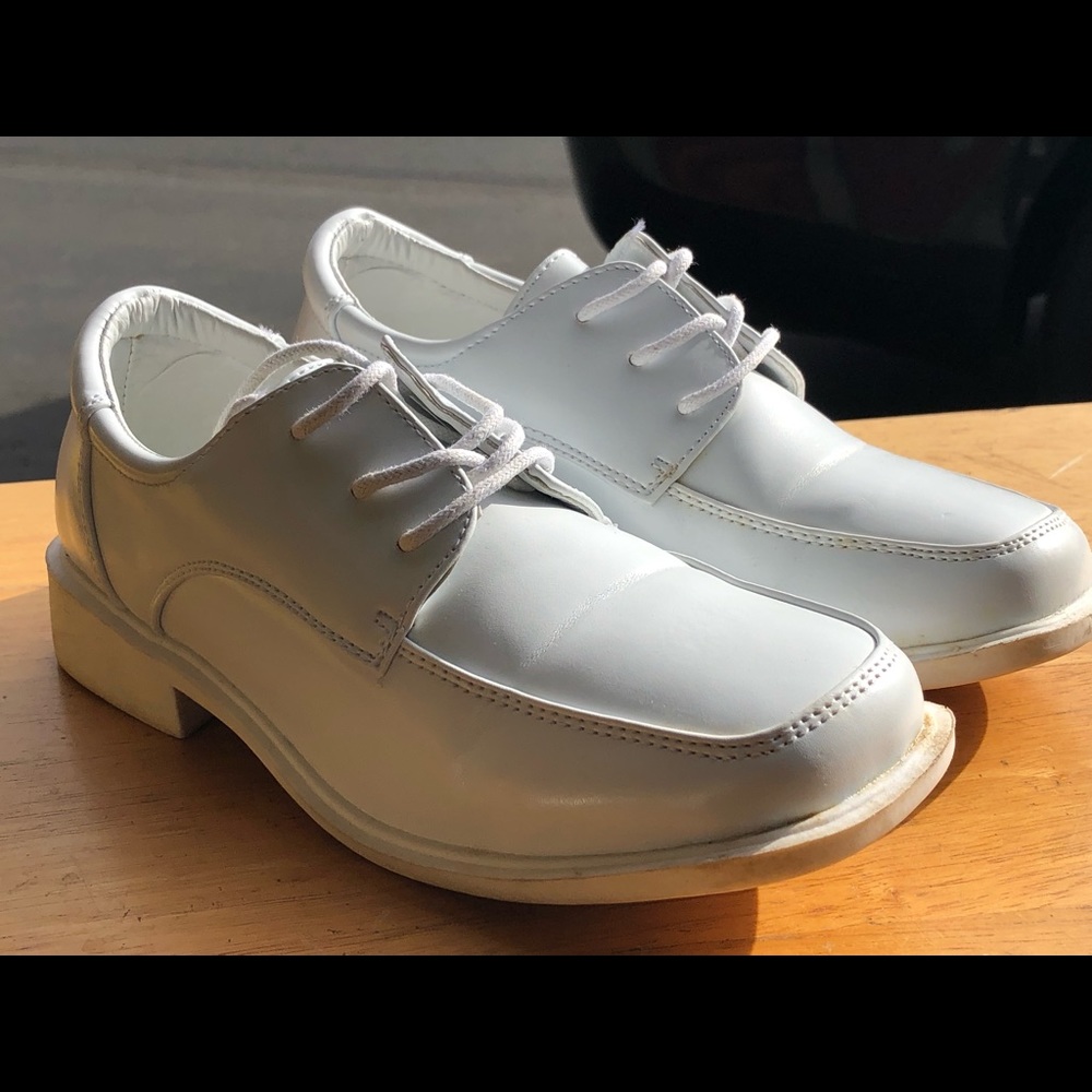 Gata Girl’s White Leather Sneakers Size 2